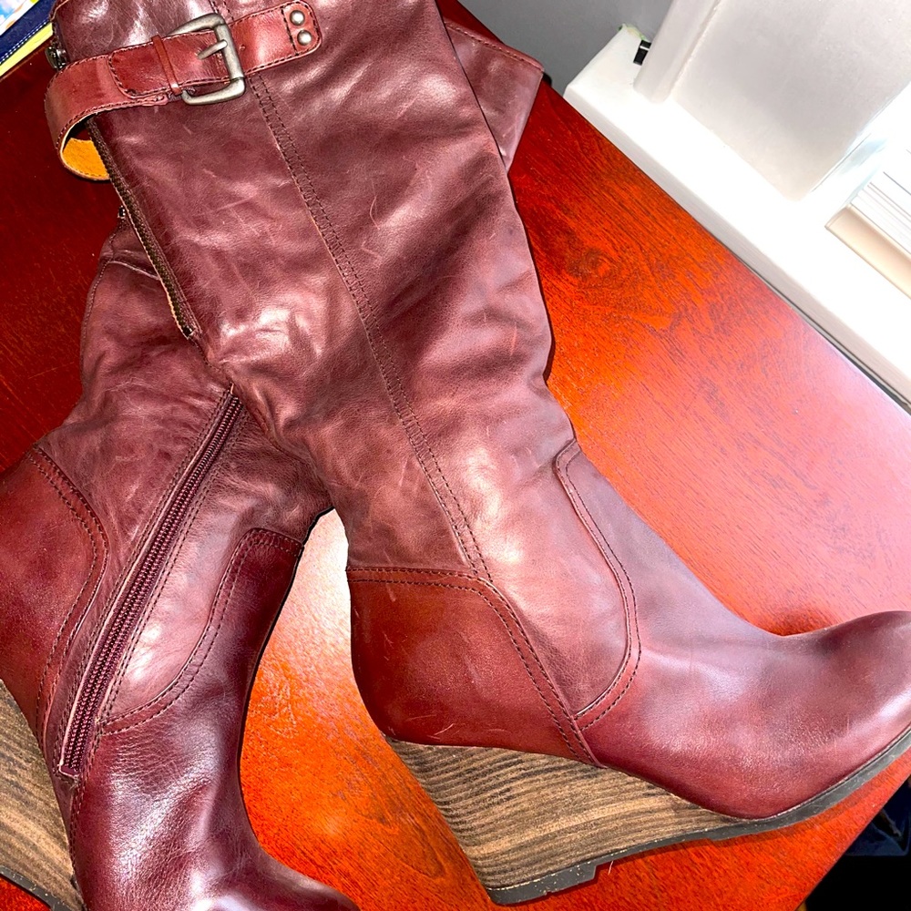 Naya 10W Wedge Maroon Leather Boots